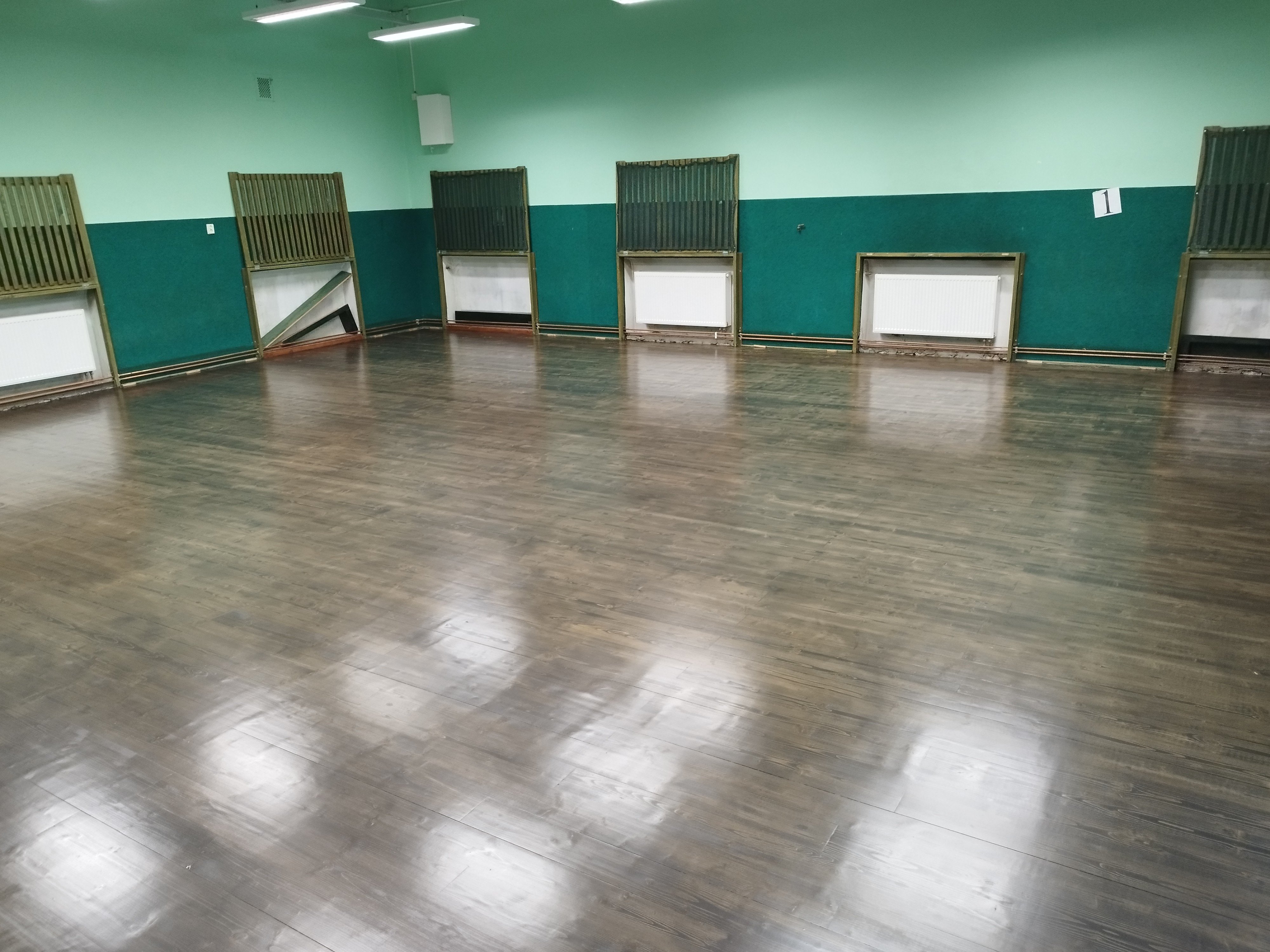 Renovace sportovní dřevěné podlahy — foto 6