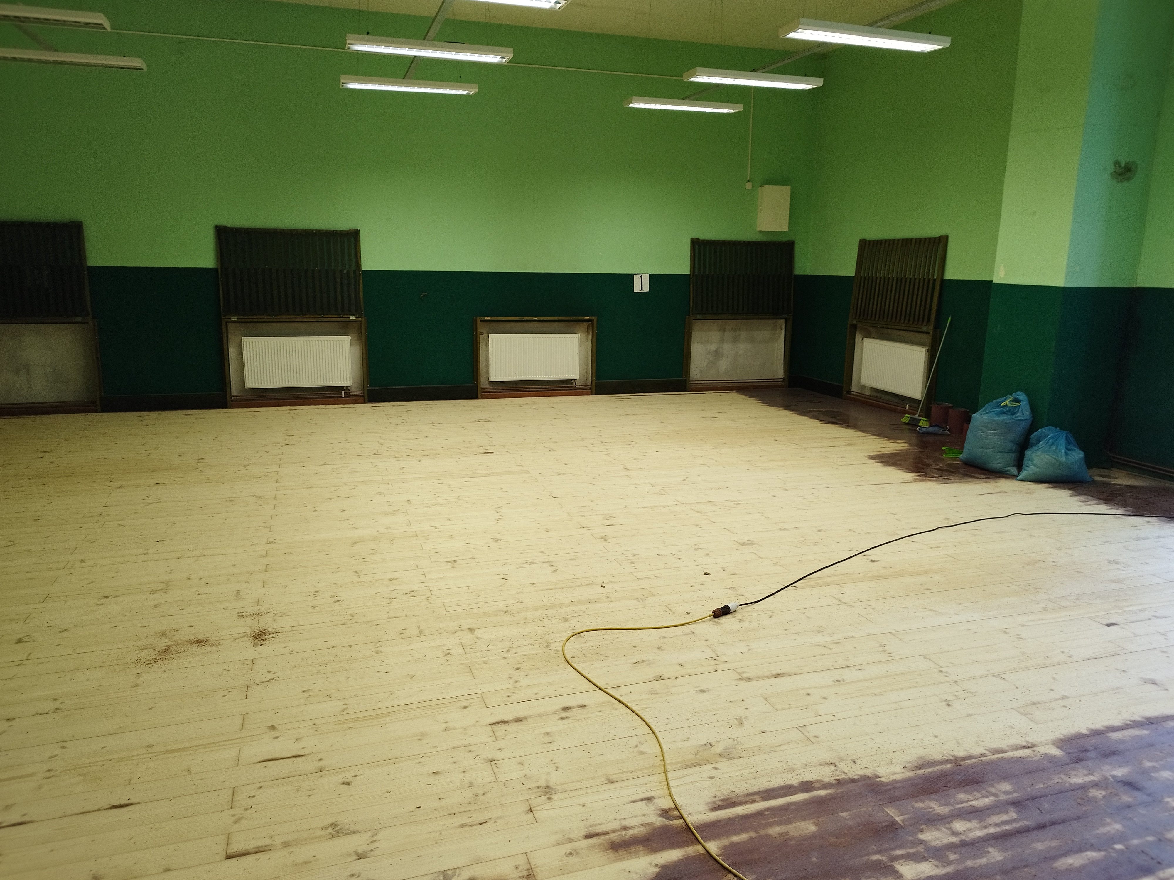 Renovace sportovní dřevěné podlahy — foto 2