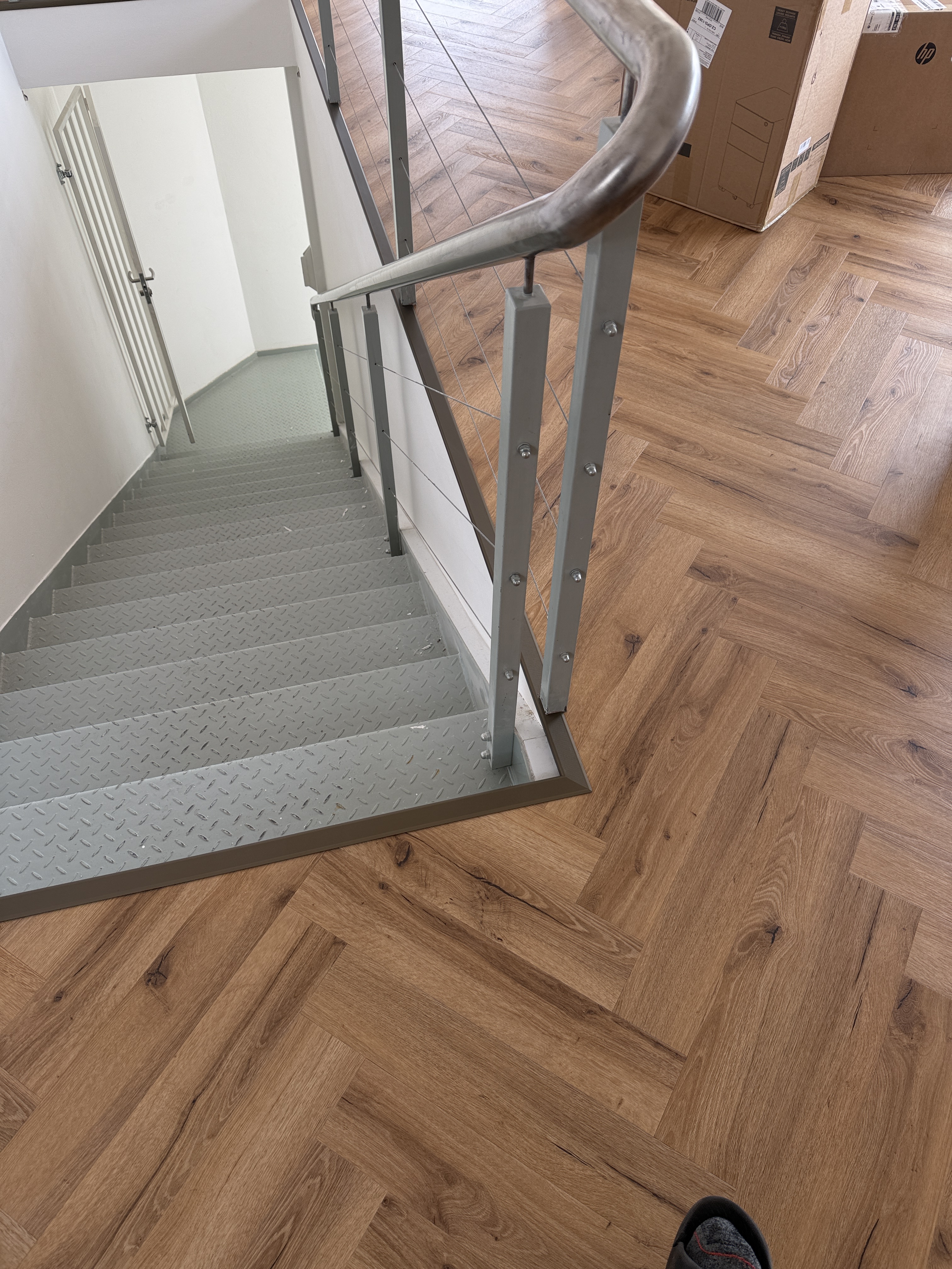Herringbone lepený vinyl