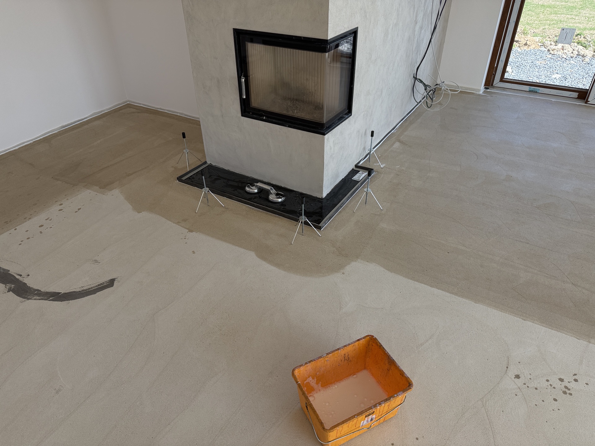 Proměna rodinného domu v Suchdole nad Odrou: Moderní vinylová podlaha — foto 3